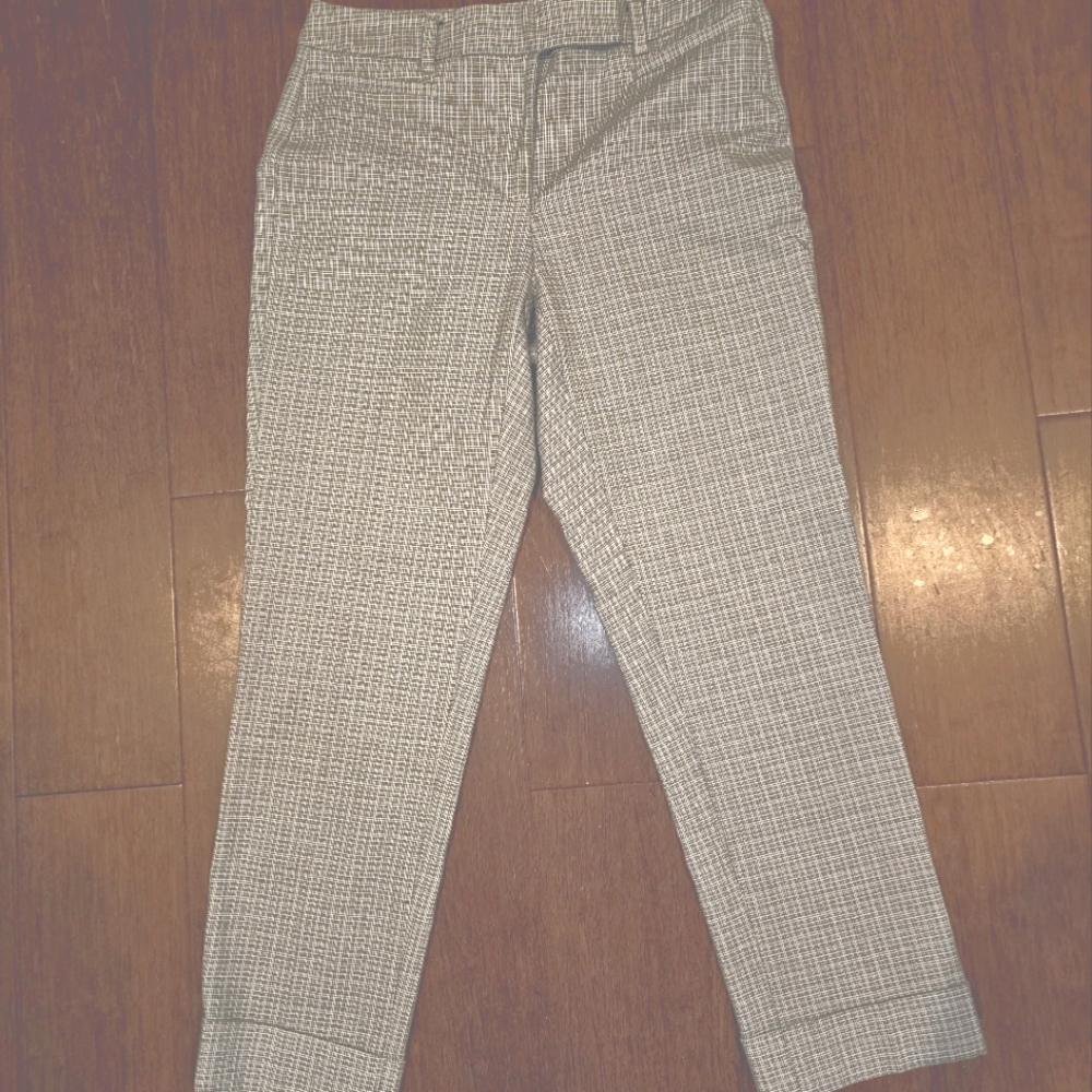 WHITE HOUSE BLACK MARKET SLIM CROP SZ 0